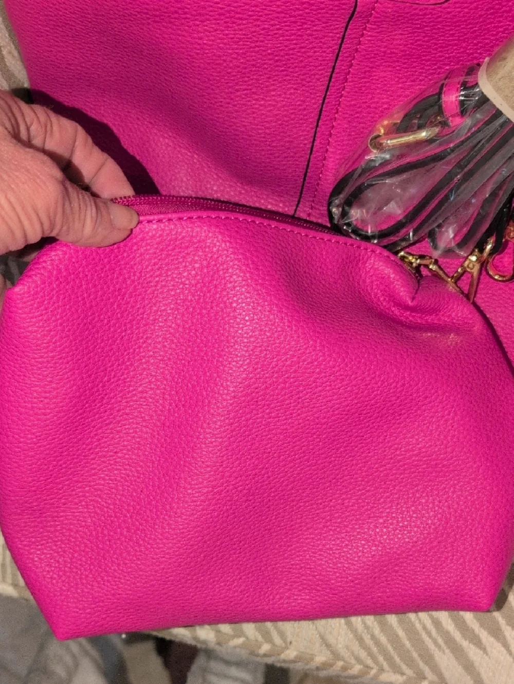 Fashion Hot Pink Women's Bucket Bag And Separate Pouch - NWT